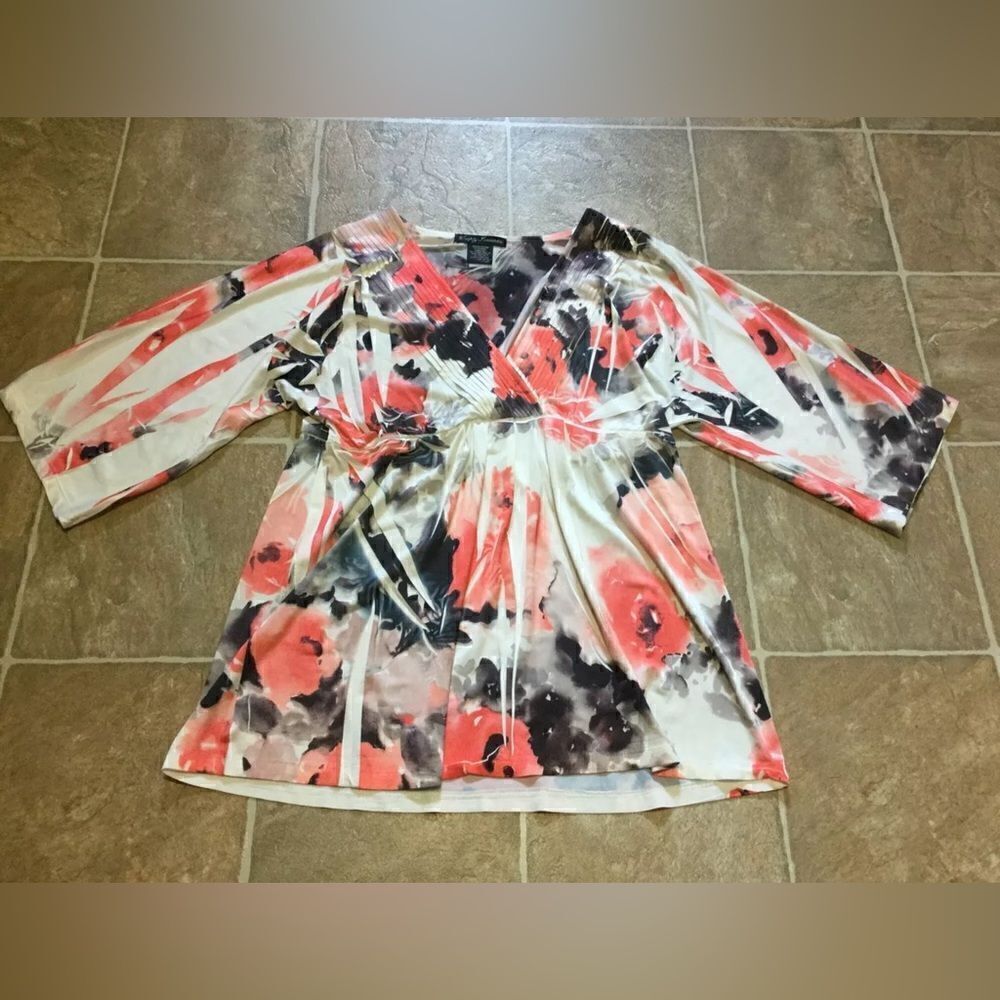 SIMPLY IRRESISTABLE WOMENS FLORAL KIMONO SLEEVE TOP BLOUSE - GORGEOUS - Medium